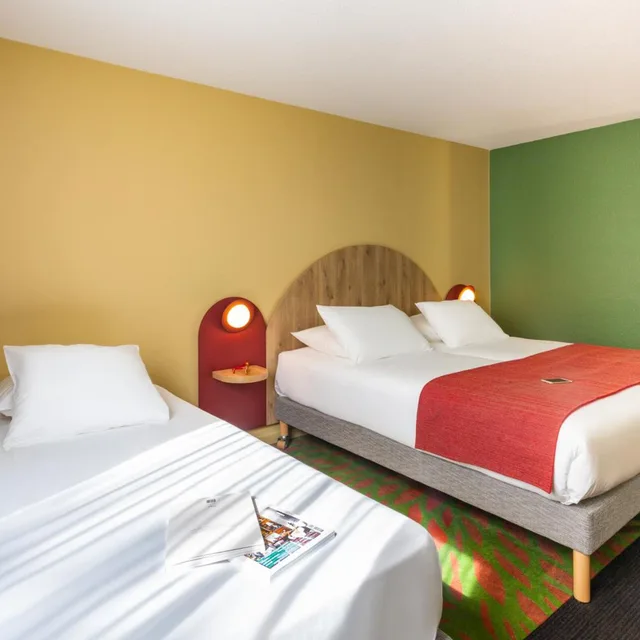غرفة سوبيريور عائلية بسرير كينج، Hotel ibis Styles Arlon Porte du Luxembourg 1/3