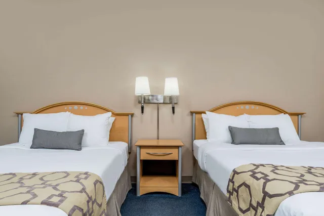 غرفة بسريرين كوين لذوي الإعاقة، Baymont by Wyndham Noblesville 3/4