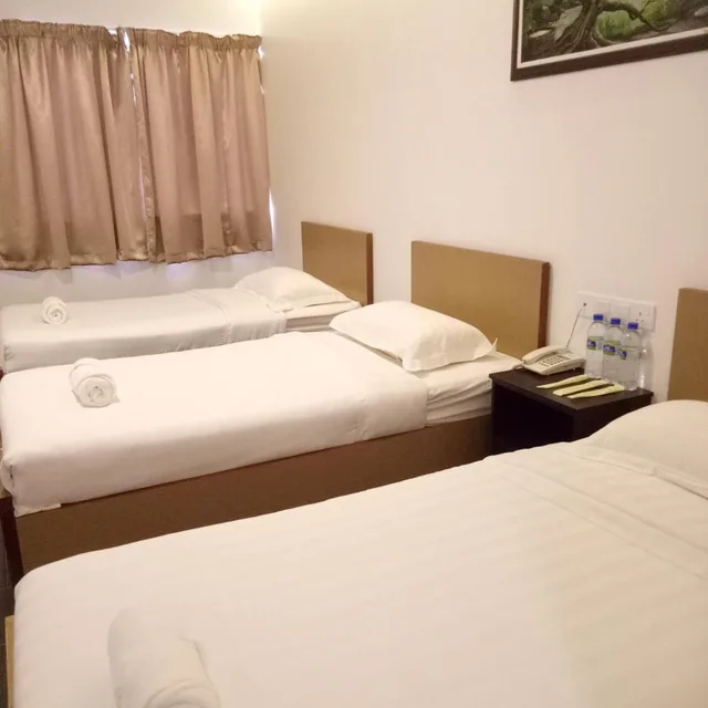 جناح ثلاثي، Hotel Sri Bernam 6/10