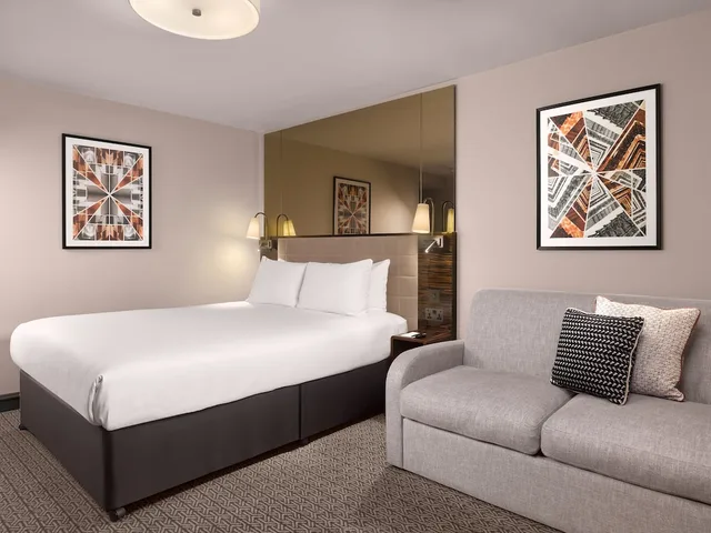 استوديو ديلوكس بسرير كوين مع أريكة، Strand Palace Hotel 2/4