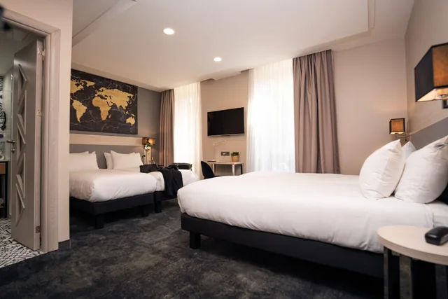 غرفة قياسية رباعية، Hotel Univers 2/6