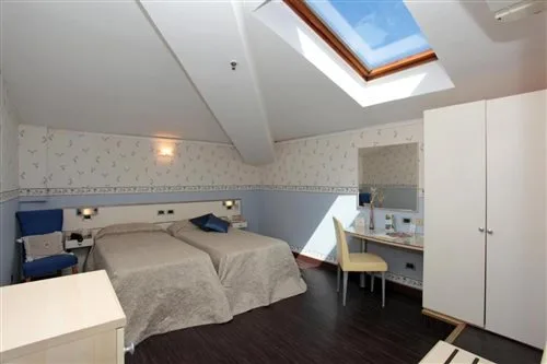 غرفة بسريرين منفصلين، Albergo Centrale Bologna 2/3