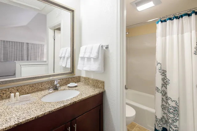 جناح عائلي بسريرين كوين بغرفتي نوم مع أريكة، Residence Inn Anaheim Placentia Fullerton 6/7