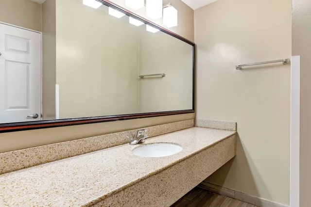 غرفة قياسية بسريرين كوين، Best Western China Lake Inn 10/10
