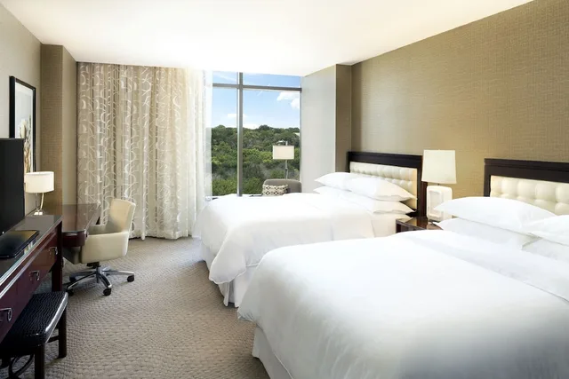 غرفة بسريرين كوين لذوي الإعاقة، Sheraton Austin Georgetown Hotel Conference Center 1/3