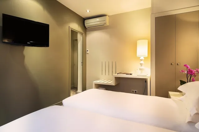 غرفة سوبيريور بسرير كوين، Hotel Chambellan Morgane 2/6