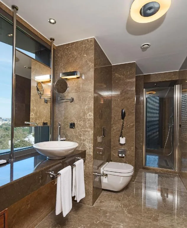 Bosphorus, Guest Room, Deluxe, Double Bed, Sea View, Corner، Gezi Hotel Bosphorus, Istanbul, a Member of Design Hotels - Special Class 2/2