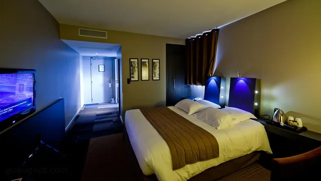 Standard, Queen Bed, Balcony or Terrace، Best Western Plus Hotel Gergovie 4/8