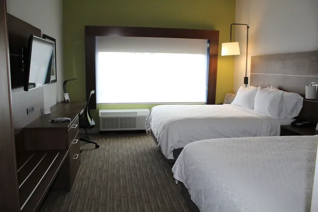 غرفة قياسية بسريرين كوين، Holiday Inn Express and Suites Gettysburg an IHG Hotel 2/7