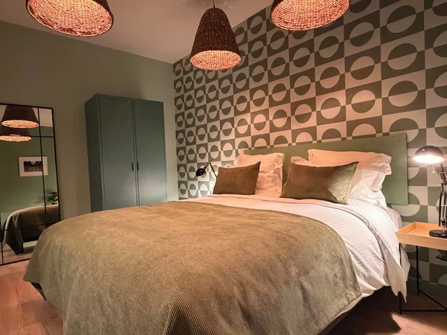 استوديو بسرير كوين، Nouvel Hotel 4/10