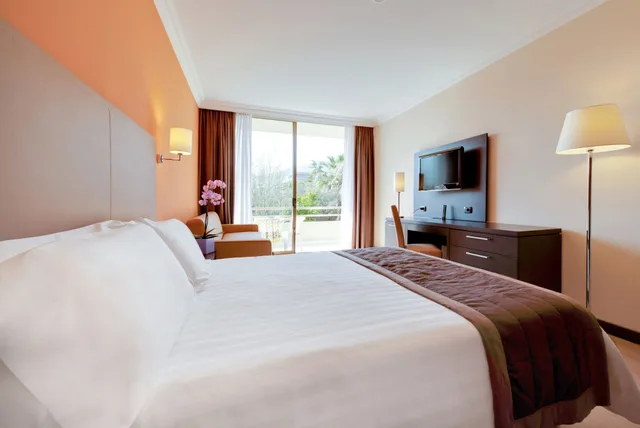غرفة سوبيريور بسريرين منفصلين بإطلالة على الحديقة بشرفة، Nyala Suite Hotel 1/6