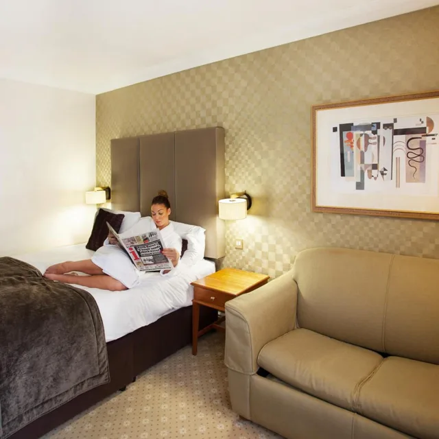 Executive, Double Bed, with Pool، Apollo Hotel Basingstoke 5/6