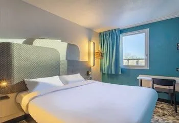 غرفة كلاسيكية بسرير كينج لذوي الإعاقة، B&B HOTEL Aix-en-Provence Meyreuil Sainte-Victoire 1/1
