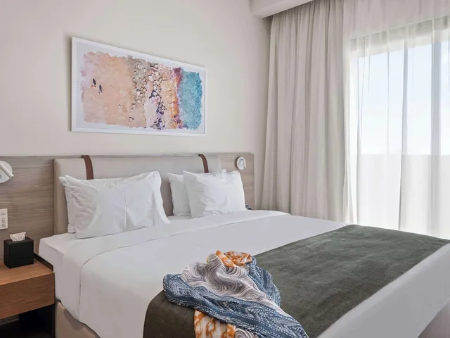 Classic, Twin Beds, Convertible Double Bed، Mercure Larnaca Finikoudes Beach 8/10