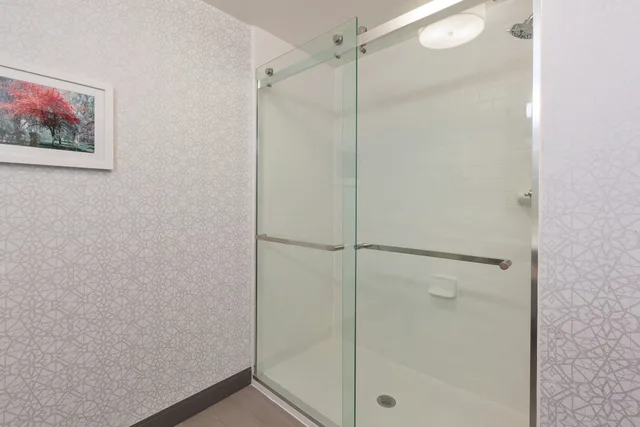 غرفة بسرير كينج، Hampton Inn Traverse City 5/5