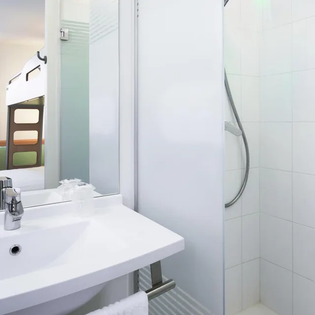 غرفة اقتصادية ثلاثية بسرير مزدوج، Ibis Budget Bern Expo 8/10
