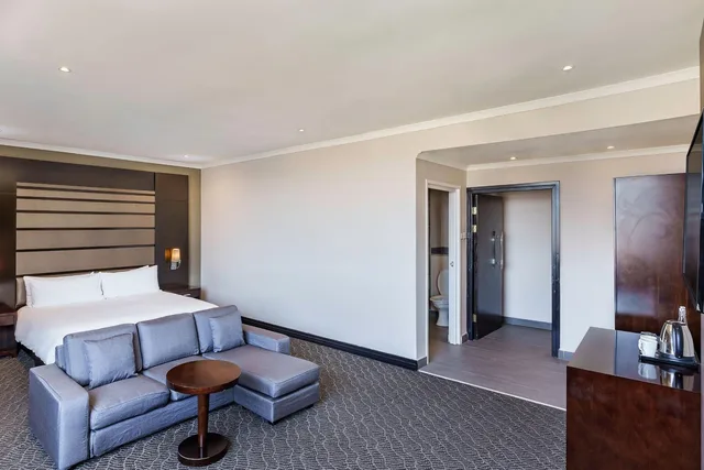 غرفة كبيرة بسرير كينج، Protea Hotel Lusaka Tower 4/5