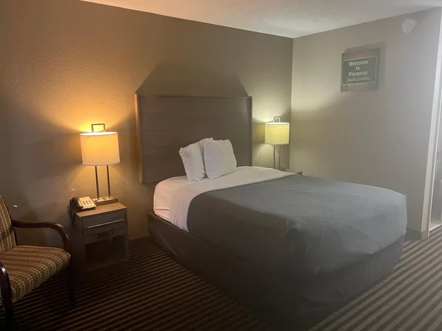 غرفة بسريرين كوين بحوض استحمام للمدخنين، Econo Lodge Florence - Darlington 5/10