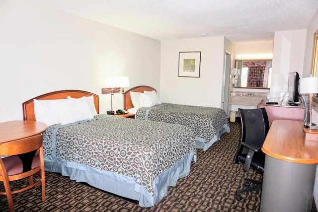 غرفة ديلوكس بسريرين مزدوجين، Days Inn by Wyndham Augusta Wheeler Road 1/3