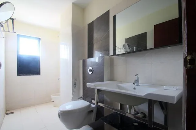 غرفة بسرير كوين، GREEN PARK RESIDENCY 6/6