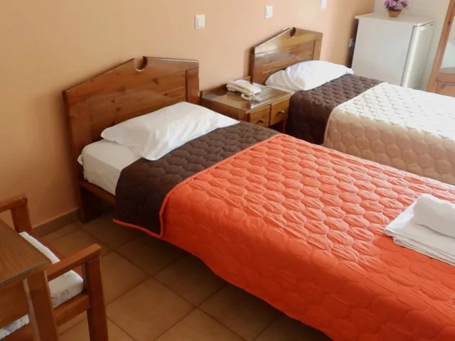 غرفة قياسية بسريرين منفصلين، Alexandra Hotel 2/5