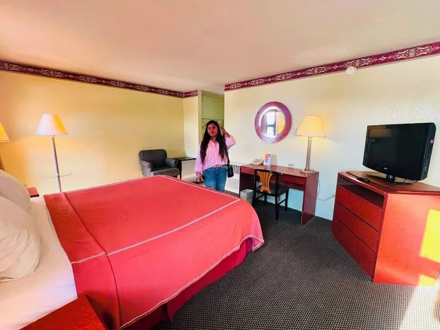 غرفة بسرير كينج، Barrington Hotel Schaumberg Near I 90 2/10