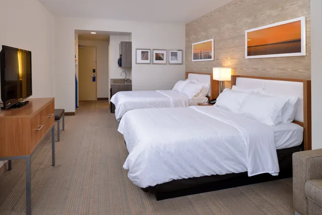 غرفة قياسية بسريرين كوين بشرفة، Holiday Inn Express Suites Pocatello 1/10