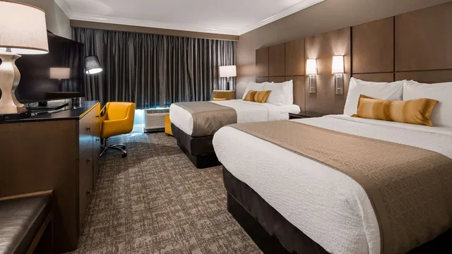 غرفة بسريرين كوين، Best Western Premier Airport/Expo Center Hotel 1/5