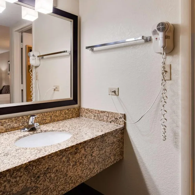 Room, King Bed, Pet Friendly, Best Western Of Murphy 8/8