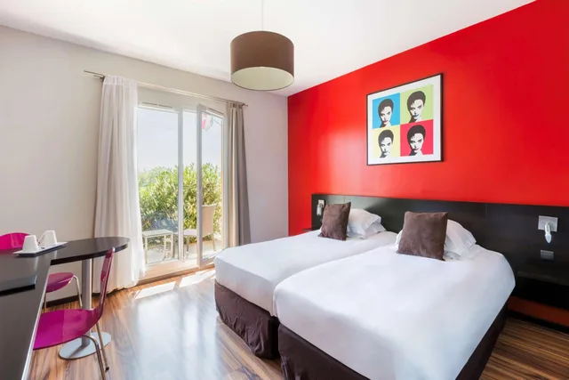Comfort, King Bed, Executive Level, Kitchenette، Best Western Park Hotel Geneve-Thoiry 2/7