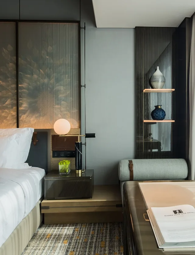 Room, King Bed, City View, Corner, Sheraton Shenzhen Nanshan 3/4
