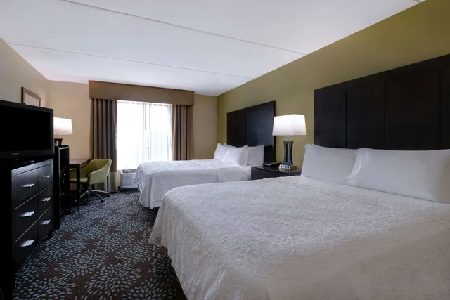 غرفة قياسية بسريرين كوين، Hampton Inn Suites Pensacola Gulf Breeze 2/7
