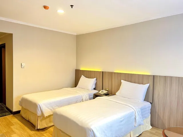 غرفة ديلوكس بسريرين منفصلين، Royal Asia Palembang 1/3