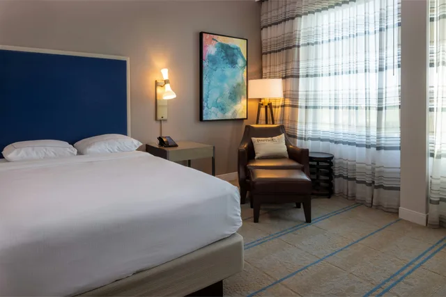 غرفة بسرير كينج لذوي الإعاقة، Hilton Austin Airport 3/10