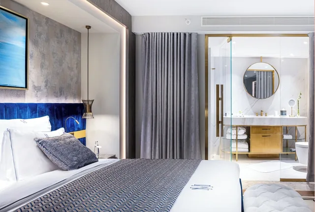 Princess, Suite, King Bed, City View, Sofa، The Maestro Hotel 2/3