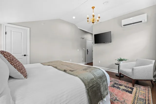 Roosevelt, Deluxe, Single, King Bed، Germantown Inn 8/10