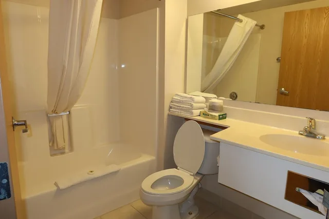 Room, 2 Queen Beds, Accessible, Americas Best Value Inn Annandale 9/10
