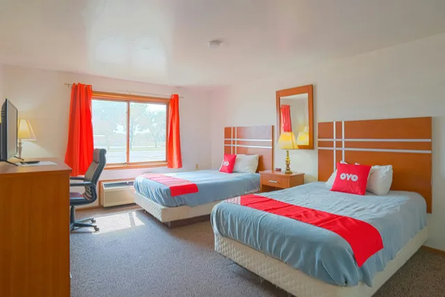غرفة بسريرين مزدوجين لذوي الإعاقة، OYO Hotel Redwood Falls near Jackpot Casino 1/8