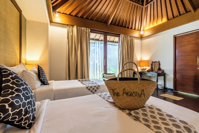 فيلا بسريرين منفصلين وسريرين كينج بـ3 غرف نوم بمسبح خاص، The Akasha Seminyak Luxury Villas & Hotel 7/10