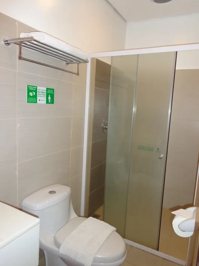 Standard, Twin Beds, Go Hotels Tacloban 5/5