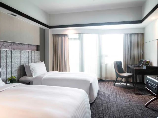 غرفة سوبيريور بسريرين منفصلين بإطلالة على المدينة، Grand Mercure Shanghai Hongqiao 2/5