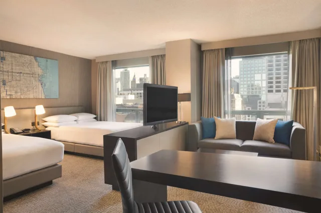 جناح بسريرين مزدوجين، Hilton Chicago Magnificent Mile Suites 6/7