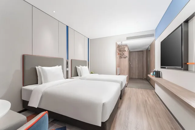غرفة قياسية بسريرين منفصلين، Holiday Inn Express Guangzhou Panyu Dashi 1/2
