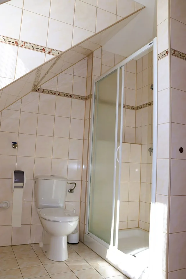 غرفة ثلاثية بثلاثة أسرّة، Hotel Restaurant Schwarzes Ross 2/3