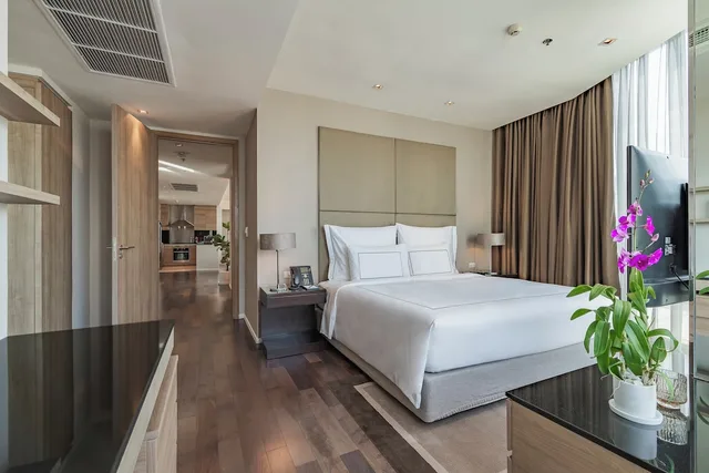 Family, Suite, King and Queen Bed, City View, MUU Bangkok Hotel 3/6