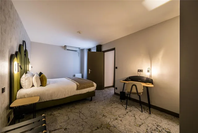 Apartment, King Bed, Sofa, Living Area, Kitchenette, Best Western Le Relais Du Vigneron 1/2