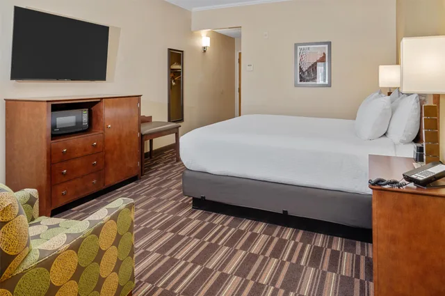 غرفة بسرير مزدوج لذوي الإعاقة، Best Western Falcon Plaza 2/4