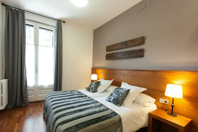 شقة ديلوكس بسرير مزدوج وسرير فردي بـ5 غرف نوم، Serennia Apartments Ramblas-Pl.Catalunya 1/10