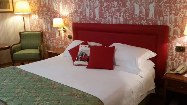 غرفة ديلوكس رباعية بسرير مزدوج وسريرين منفصلين، Hotel Palazzo Lovera 5/8