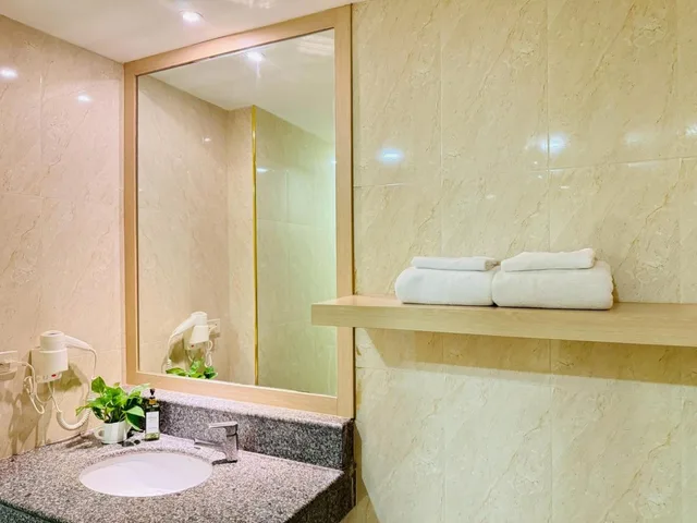 غرفة بسرير كينج بإطلالة على المسبح، iCheck inn Thapra 6/7